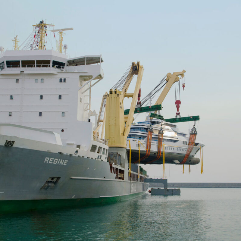 Transport of 9 yachts